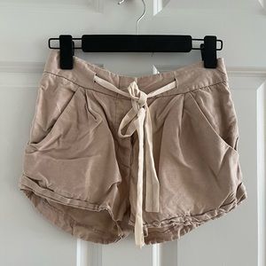 Aritzia Wilfred Allegra Shorts size 00 dusty rose